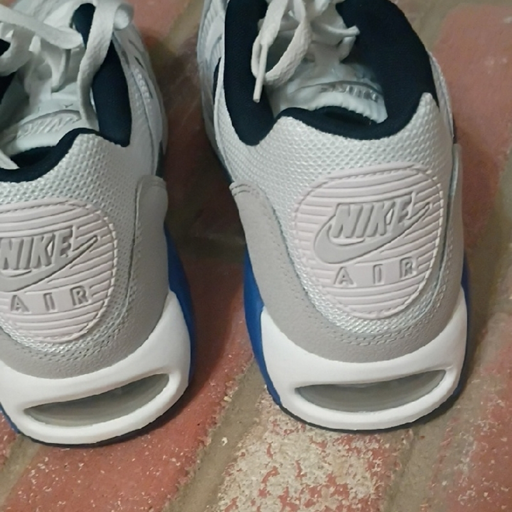Nike Air Max White and Black Sneakers with Blue Accents - Picture 6 of 7